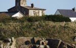 Le phare de Chausey est en réalité une maison phare située sur la Grande-Île (…)